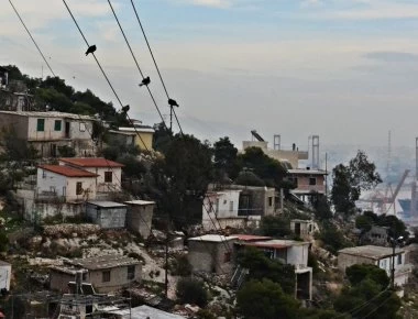 Πέραμα: Η δραματική πραγματικότητα λίγο πριν τις εκλογές- «Μοιάζει με φαβέλα -Δεν υπάρχει μέλλον εδώ»
